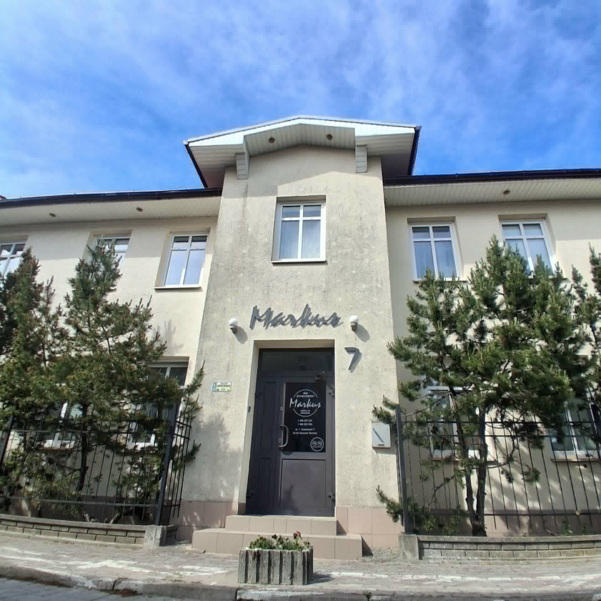 Dom Wypoczynkowy Markus – fasada od ulicy